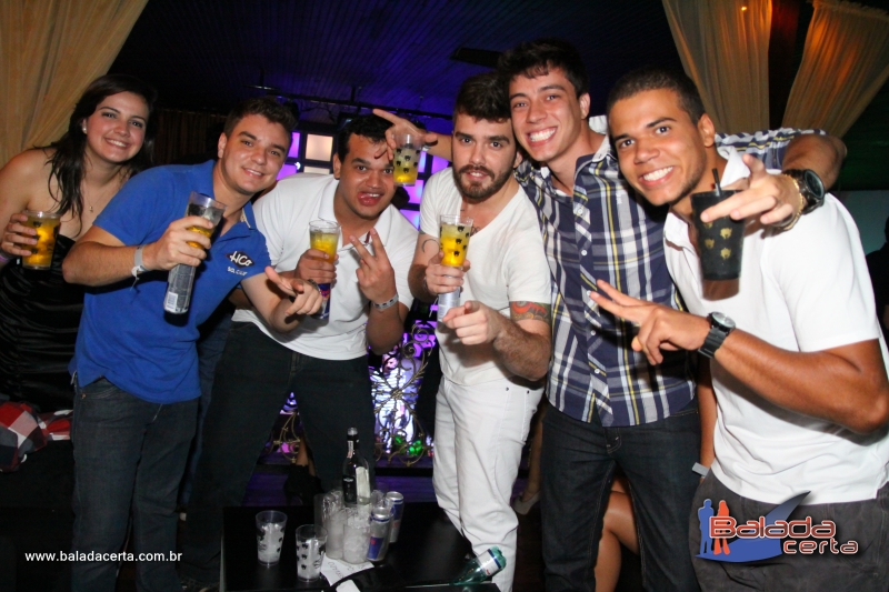 Balada: Fotos de Quinta Feira na Divina Choperia