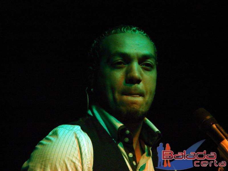 Balada: Show do Belo no Santa Clara