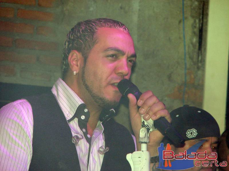 Balada: Show do Belo no Santa Clara