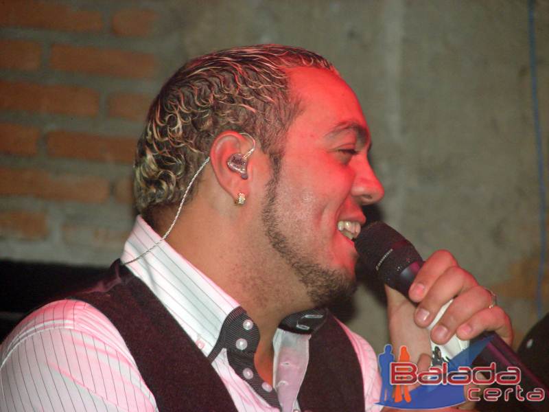 Balada: Show do Belo no Santa Clara
