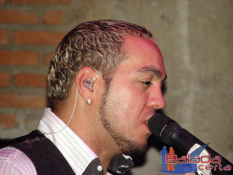 Balada: Show do Belo no Santa Clara