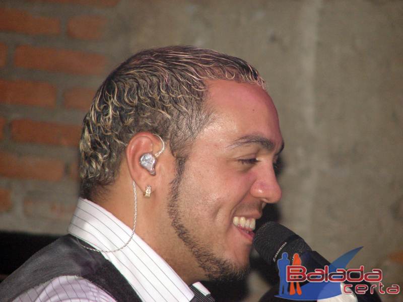 Balada: Show do Belo no Santa Clara