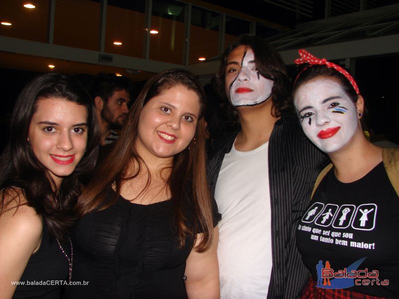 Balada: Show do Teatro Mgico