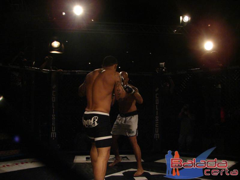 Balada: The Coliseum no Vila dos Ips