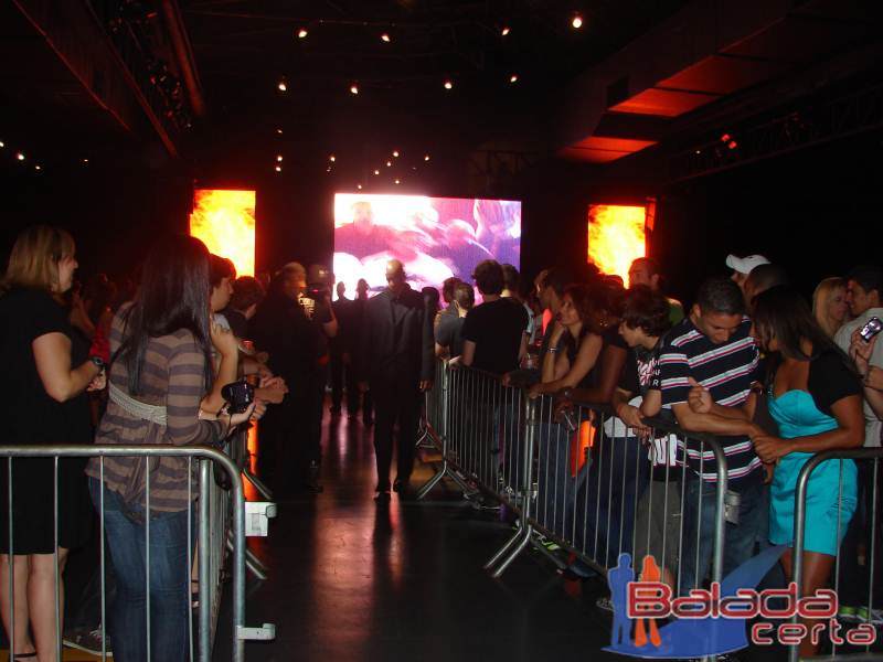Balada: The Coliseum no Vila dos Ips
