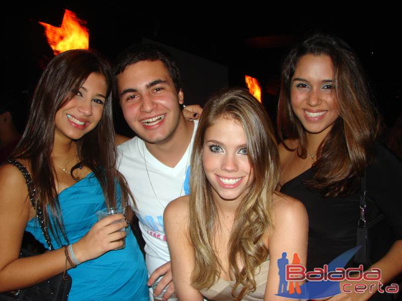 Balada: The Coliseum no Vila dos Ips