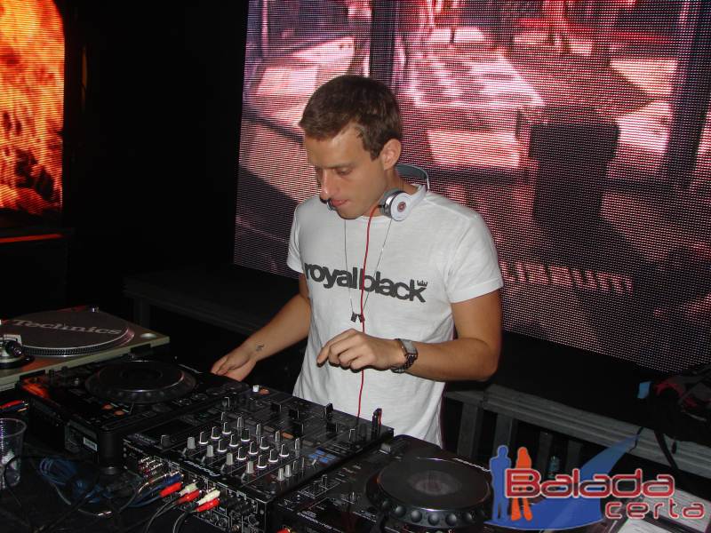 Balada: The Coliseum no Vila dos Ips