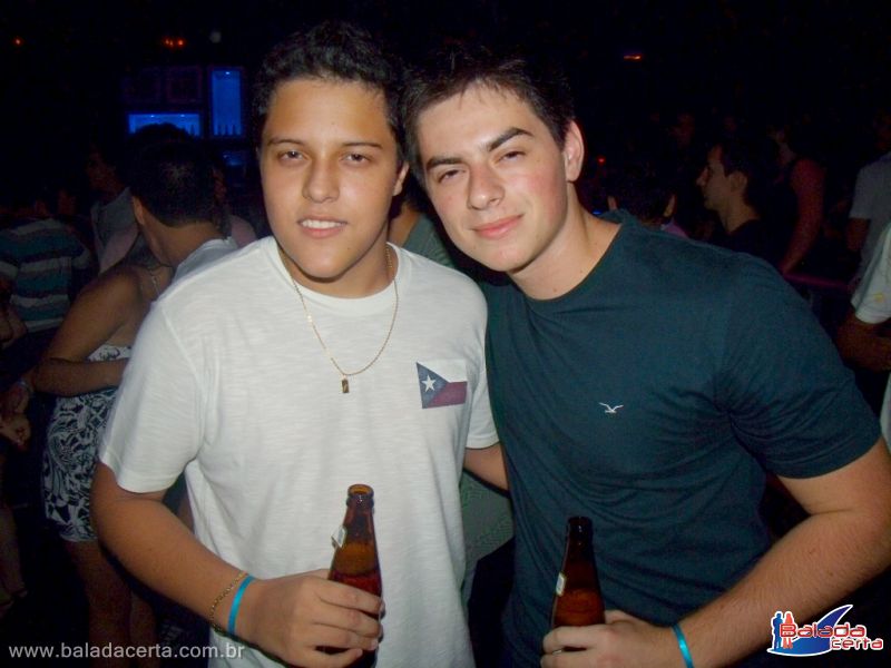 Balada: Fotos de Sexta na Weekend