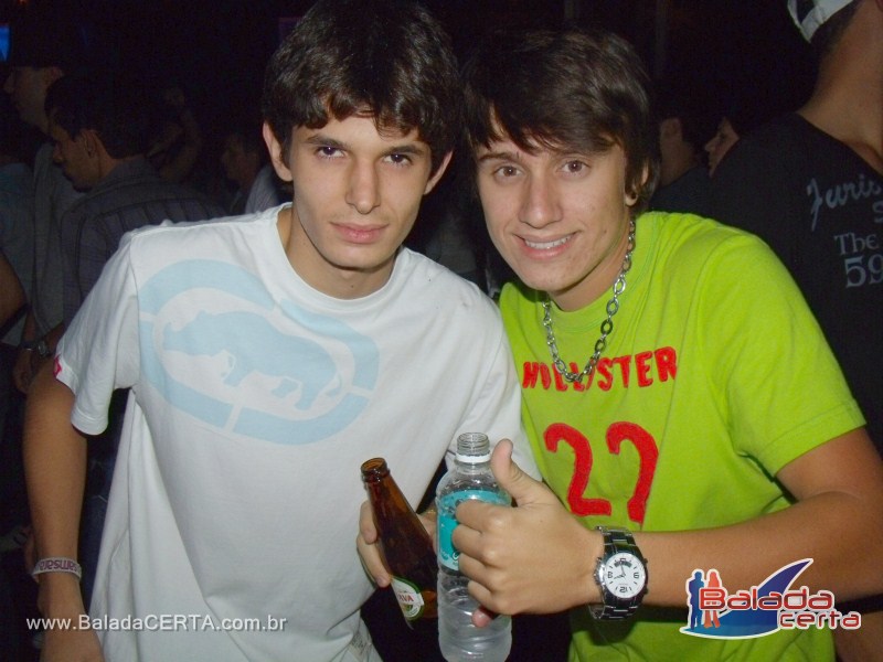 Balada: Fotos de Sexta na Weekend