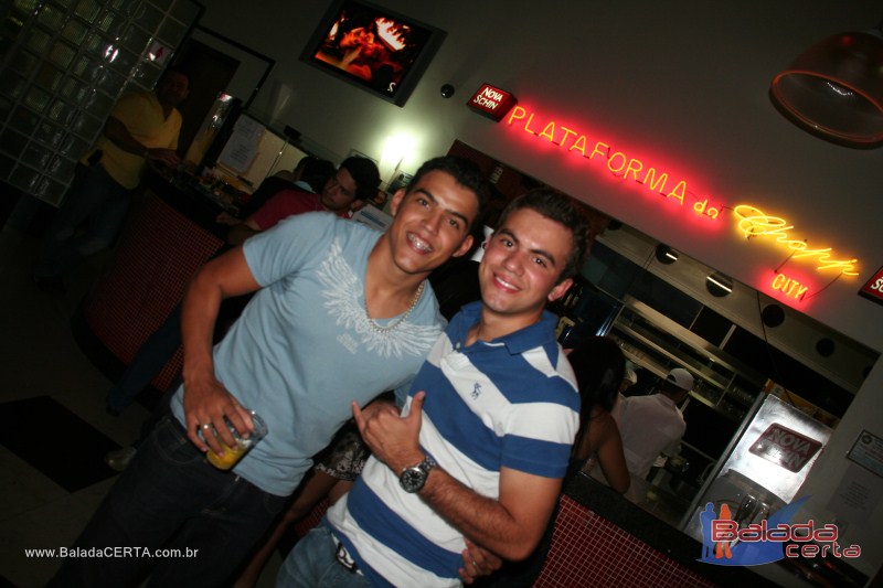 Balada: Fotos de sexta na Plataforma do Chopp na Cidade do Automvel - DF