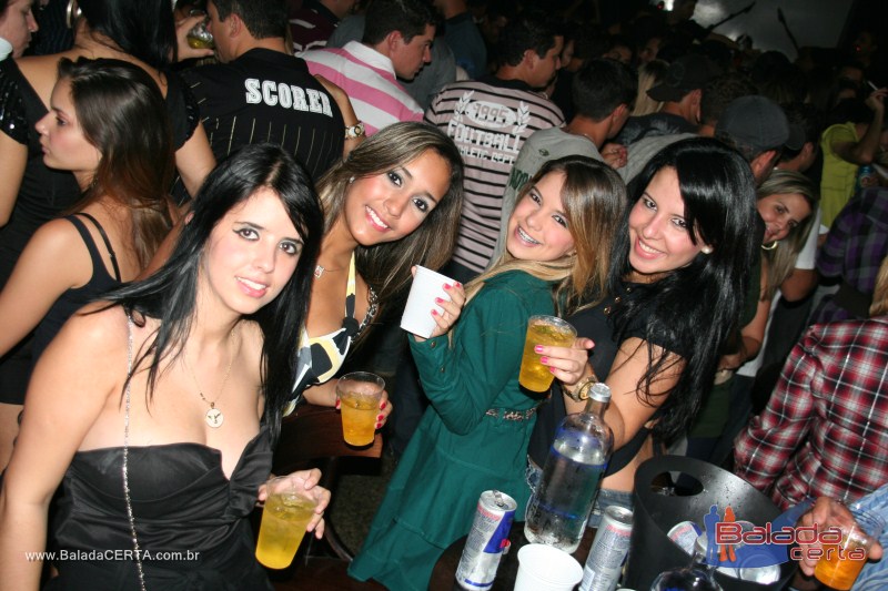 Balada: Fotos de sexta na Plataforma do Chopp na Cidade do Autom�vel - DF