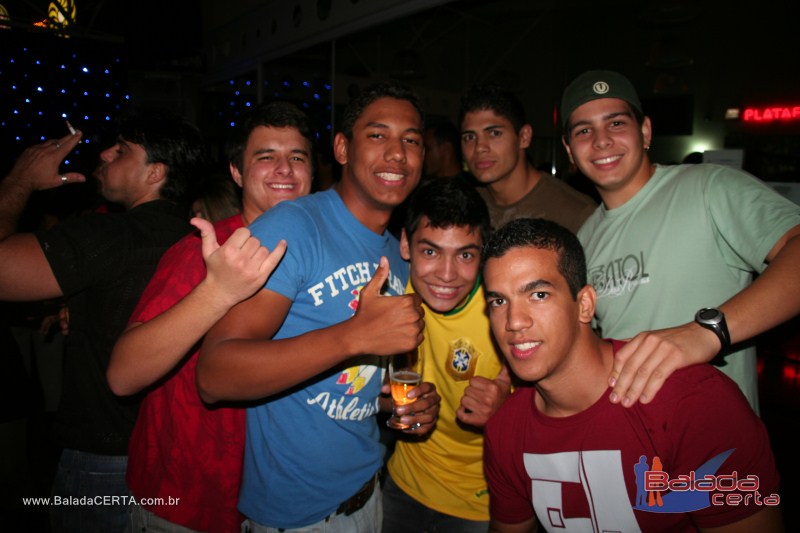 Balada: Fotos de sexta na Plataforma do Chopp em Cidade do Automvel - DF