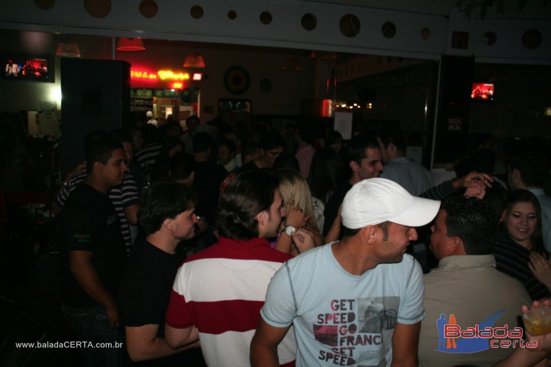 Balada: Fotos de Sexta na Plataforma do Choop na Cidade do Automovel - DF