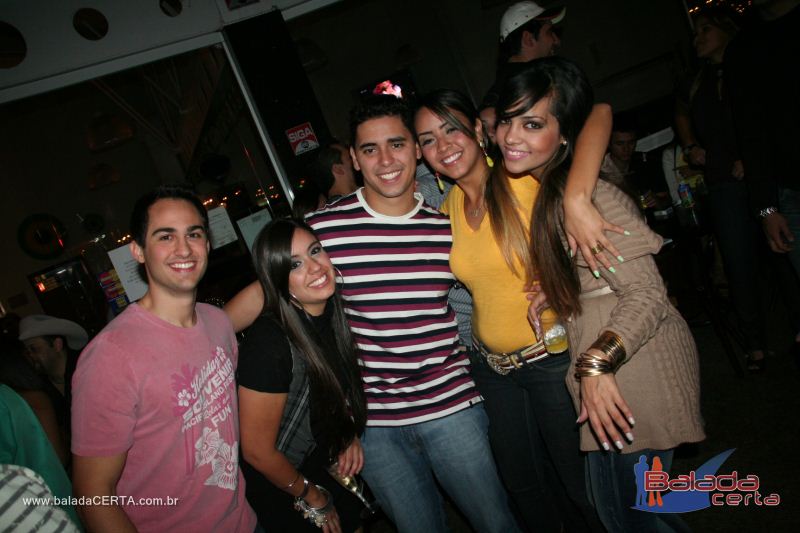 Balada: Fotos de Sexta na Plataforma do Choop na Cidade do Automovel - DF