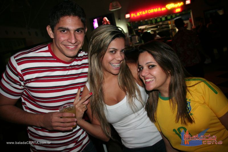 Balada: Fotos de Sexta na Plataforma do Choop na Cidade do Automovel - DF