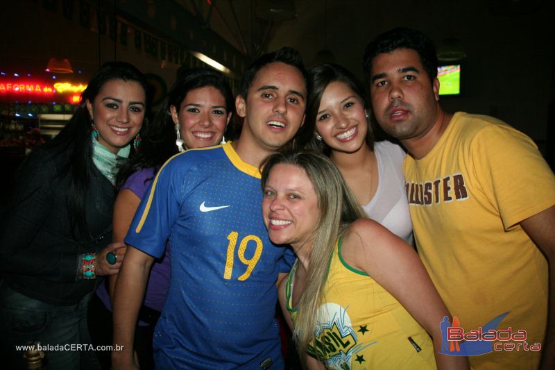 Balada: Fotos de Sexta na Plataforma do Choop na Cidade do Automovel - DF