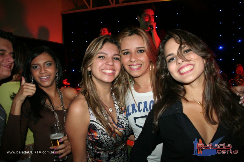 Balada: Fotos de Sexta na Plataforma do Choop na Cidade do Automovel - DF