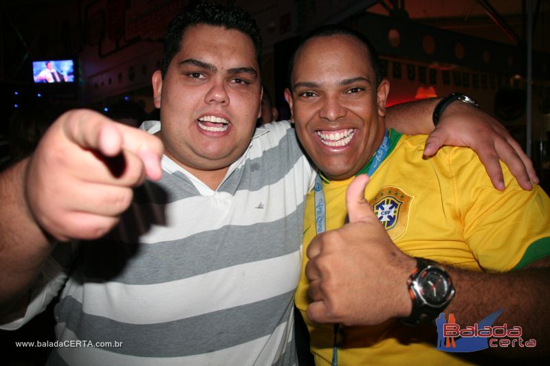 Balada: Fotos de Sexta na Plataforma do Choop na Cidade do Automovel - DF