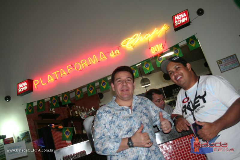 Balada: Fotos de Sexta na Plataforma do Choop na Cidade do Automovel - DF