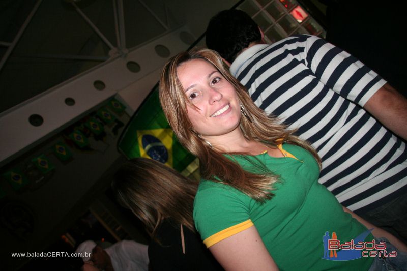 Balada: Fotos de Sexta na Plataforma do Choop na Cidade do Automovel - DF