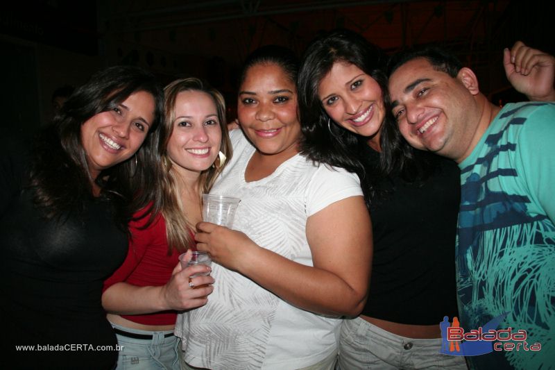 Balada: Fotos de domingo na 1 Galinhada Sertaneja na Plataforma do Choop - DF