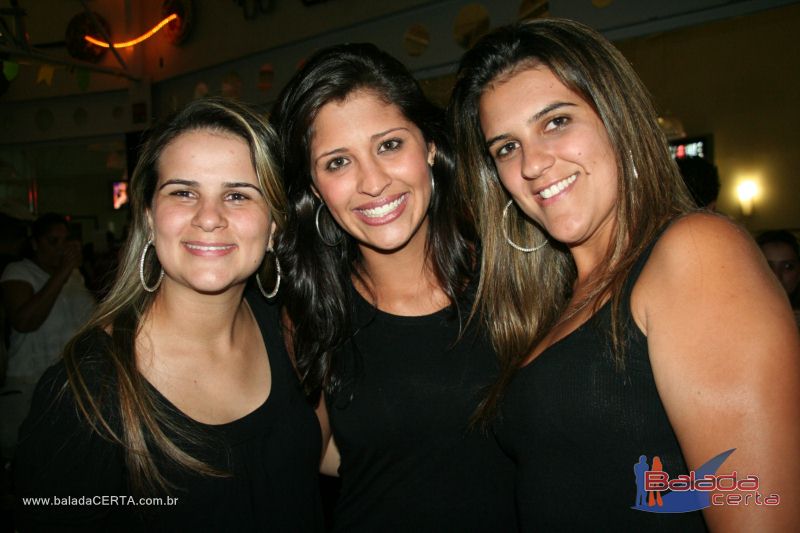 Balada: Fotos de domingo na 1 Galinhada Sertaneja na Plataforma do Choop - DF