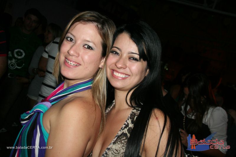Balada: Fotos de domingo na 1 Galinhada Sertaneja na Plataforma do Choop - DF