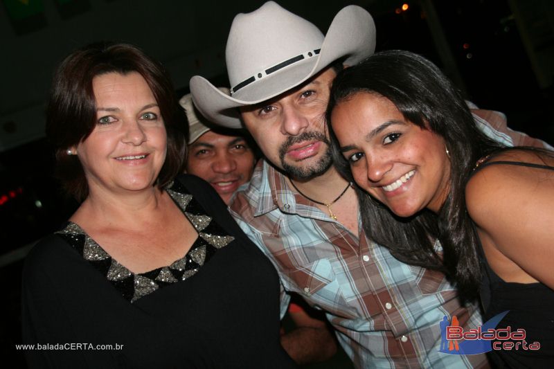 Balada: Fotos de domingo na 1 Galinhada Sertaneja na Plataforma do Choop - DF
