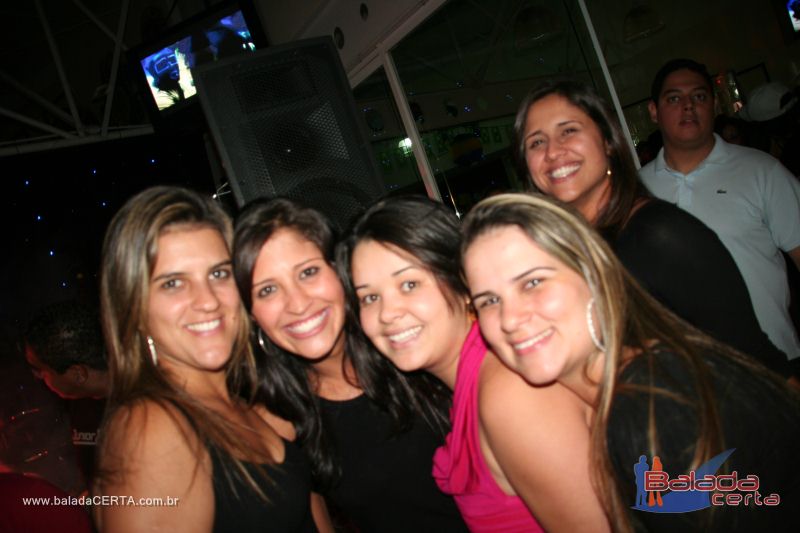 Balada: Fotos de domingo na 1 Galinhada Sertaneja na Plataforma do Choop - DF