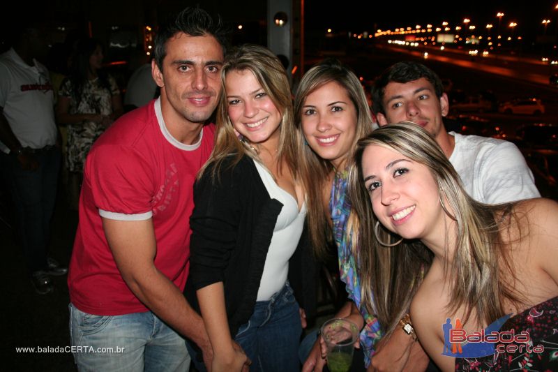 Balada: Fotos de domingo na 1 Galinhada Sertaneja na Plataforma do Choop - DF