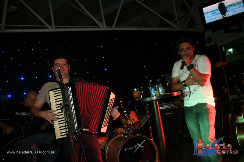 Balada: Fotos de domingo na 1 Galinhada Sertaneja na Plataforma do Choop - DF
