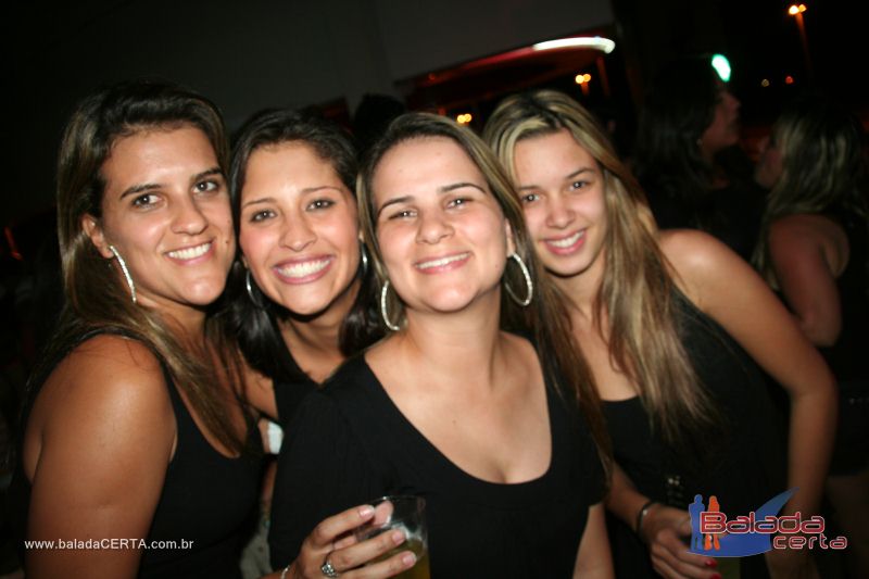 Balada: Fotos de domingo na 1 Galinhada Sertaneja na Plataforma do Choop - DF