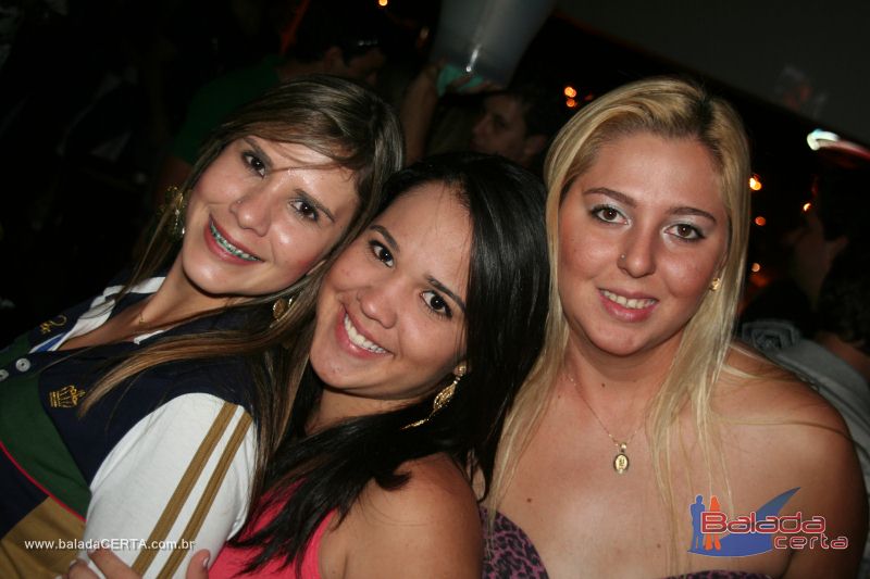 Balada: Fotos de domingo na 1 Galinhada Sertaneja na Plataforma do Choop - DF
