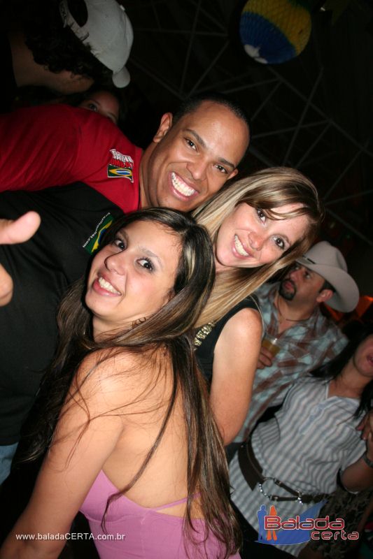 Balada: Fotos de domingo na 1 Galinhada Sertaneja na Plataforma do Choop - DF