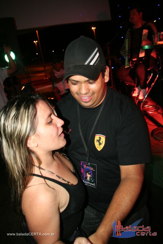 Balada: Fotos de domingo na 1 Galinhada Sertaneja na Plataforma do Choop - DF