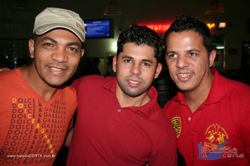 Balada: Fotos de domingo na 1 Galinhada Sertaneja na Plataforma do Choop - DF