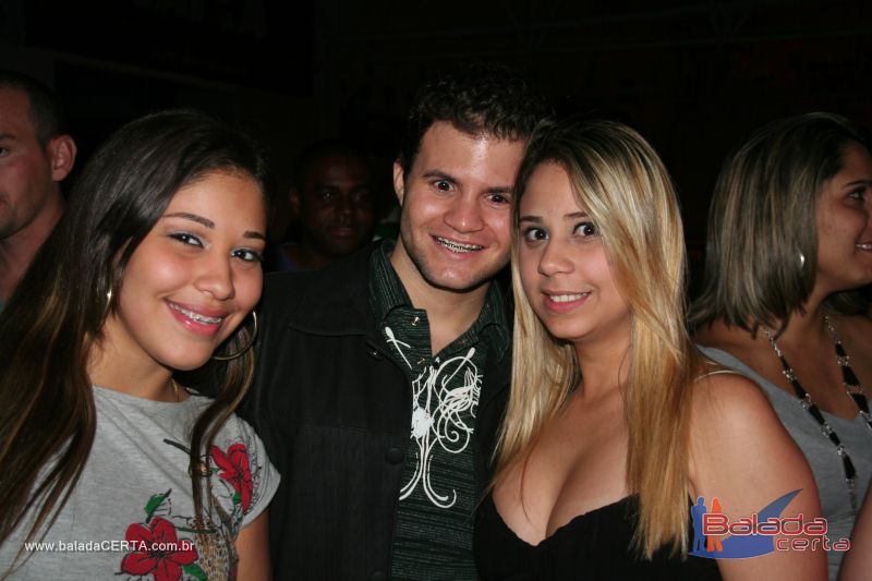 Balada: Fotos de domingo na 1 Galinhada Sertaneja na Plataforma do Choop - DF