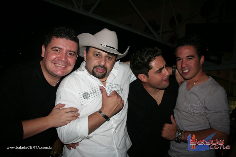 Balada: Fotos de Sexta na Plataforma do Choop na Cidade do Automovel - DF