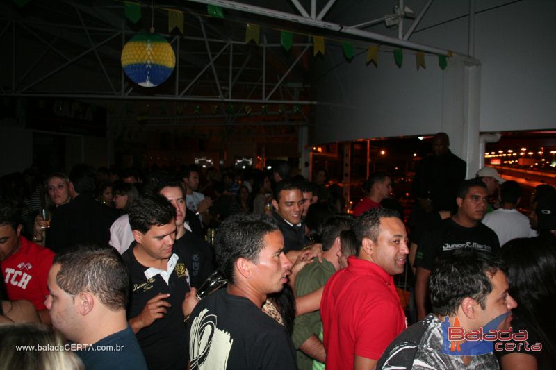Balada: Fotos de Sexta na Plataforma do Choop na Cidade do Automovel - DF