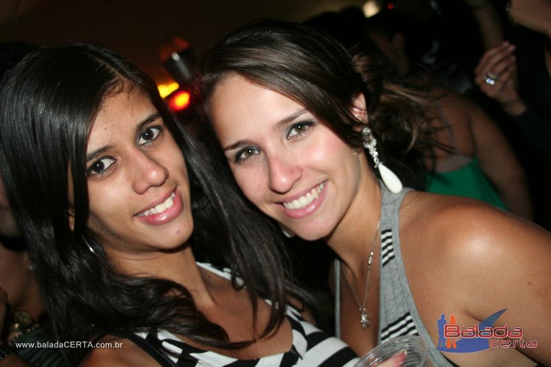 Balada: Fotos de Sexta na Plataforma do Choop na Cidade do Automovel - DF