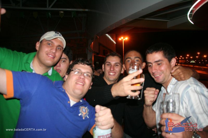 Balada: Fotos de Sexta na Plataforma do Choop na Cidade do Automovel - DF