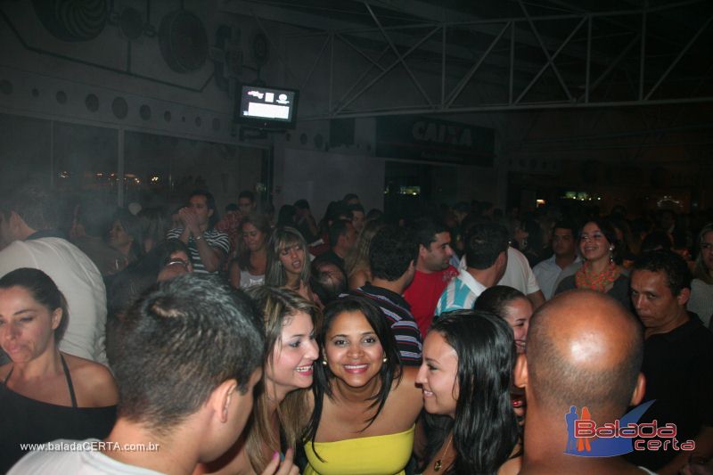 Balada: Fotos de Sexta na Plataforma do Choop na Cidade do Automovel - DF