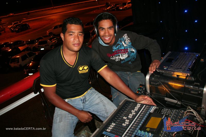 Balada: Fotos de Sexta na Plataforma do Choop na Cidade do Automovel - DF