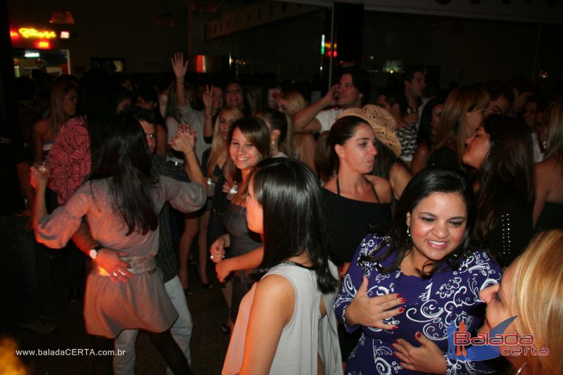 Balada: Fotos de Sexta na Plataforma do Choop na Cidade do Automovel - DF