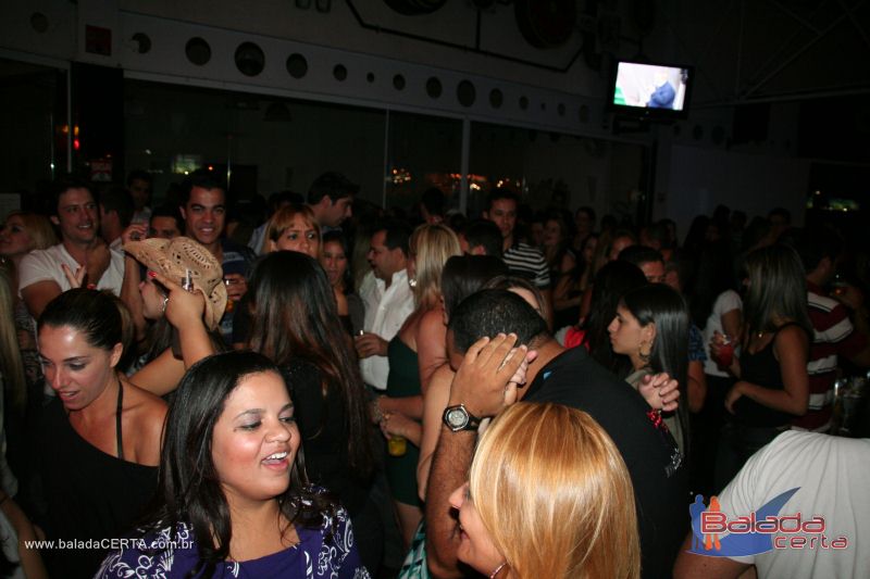 Balada: Fotos de Sexta na Plataforma do Choop na Cidade do Automovel - DF