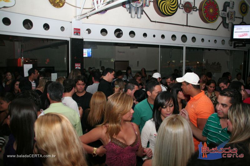 Balada: Fotos de Sexta na Plataforma do Choop na Cidade do Automovel - DF