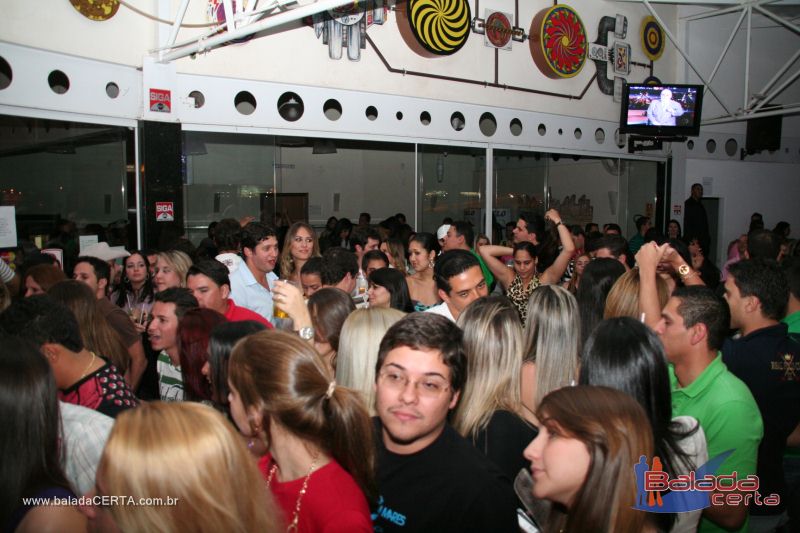 Balada: Fotos de Sexta na Plataforma do Choop na Cidade do Automovel - DF