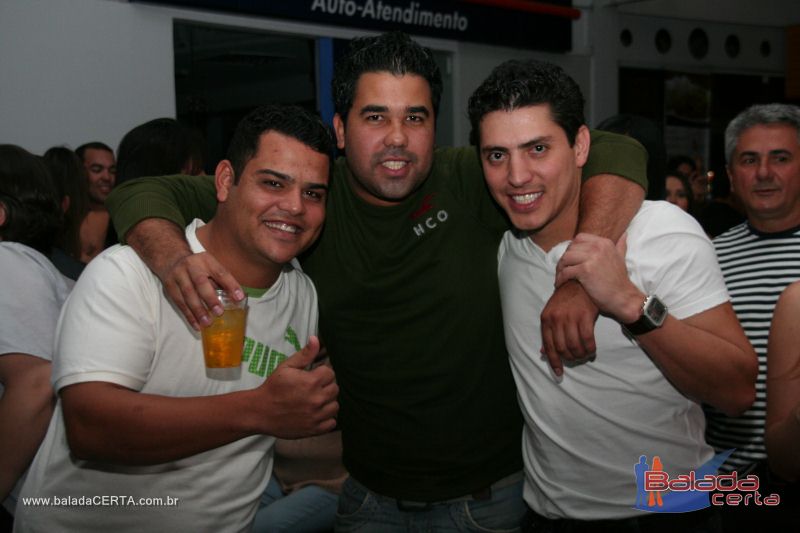 Balada: Fotos de Sexta na Plataforma do Choop na Cidade do Automovel - DF