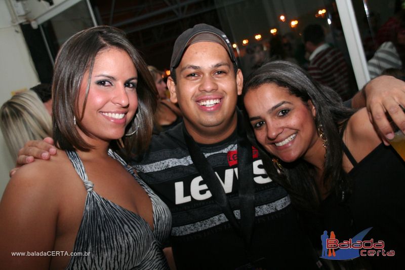 Balada: Fotos de Sexta na Plataforma do Choop na Cidade do Automovel - DF