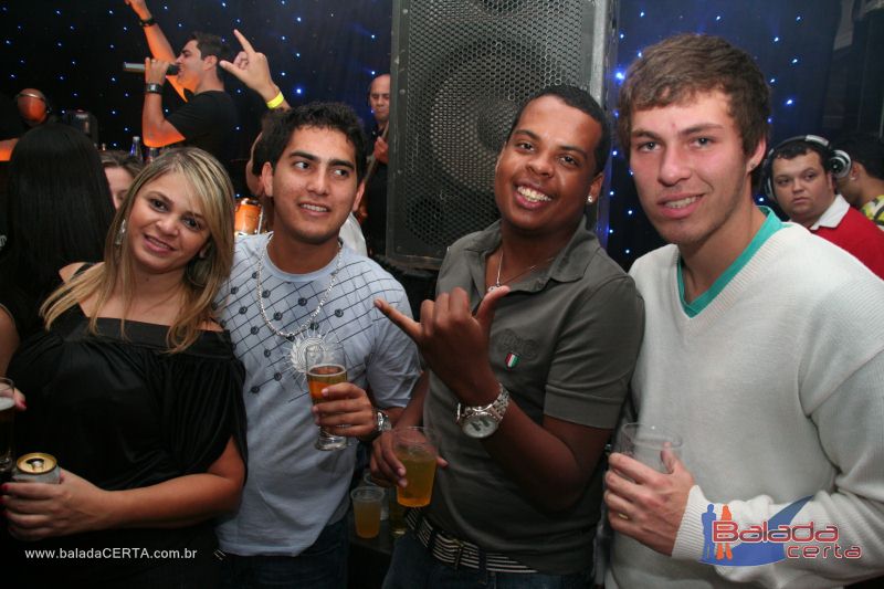 Balada: Fotos de Sexta na Plataforma do Choop na Cidade do Automovel - DF